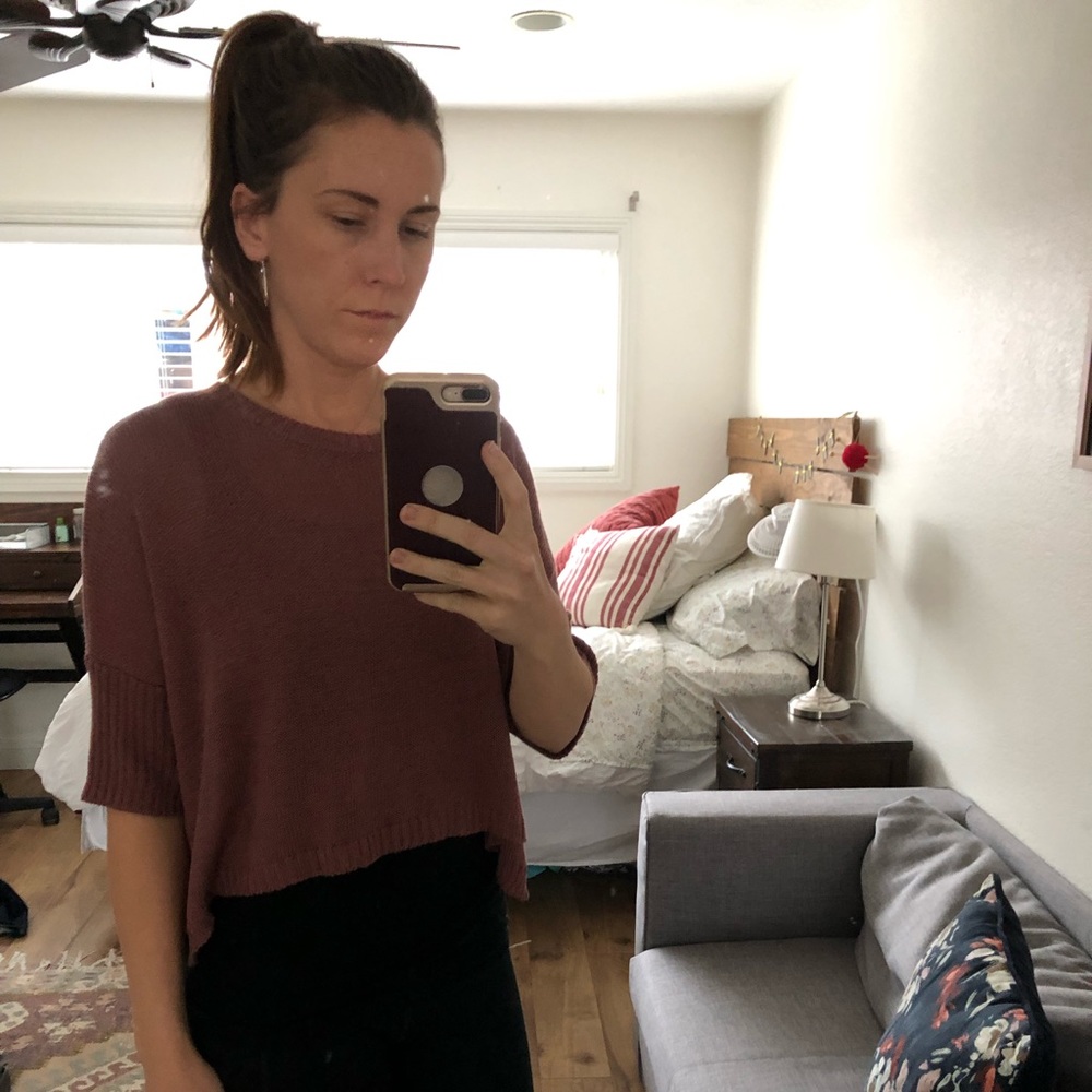 Cropped light weight maroon sweater